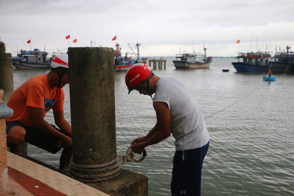 Tỉnh đến 13 giờ trưa 25/9 tại Huế có 17 phương tiền tàu đánh bắt cá chưa vào bờ