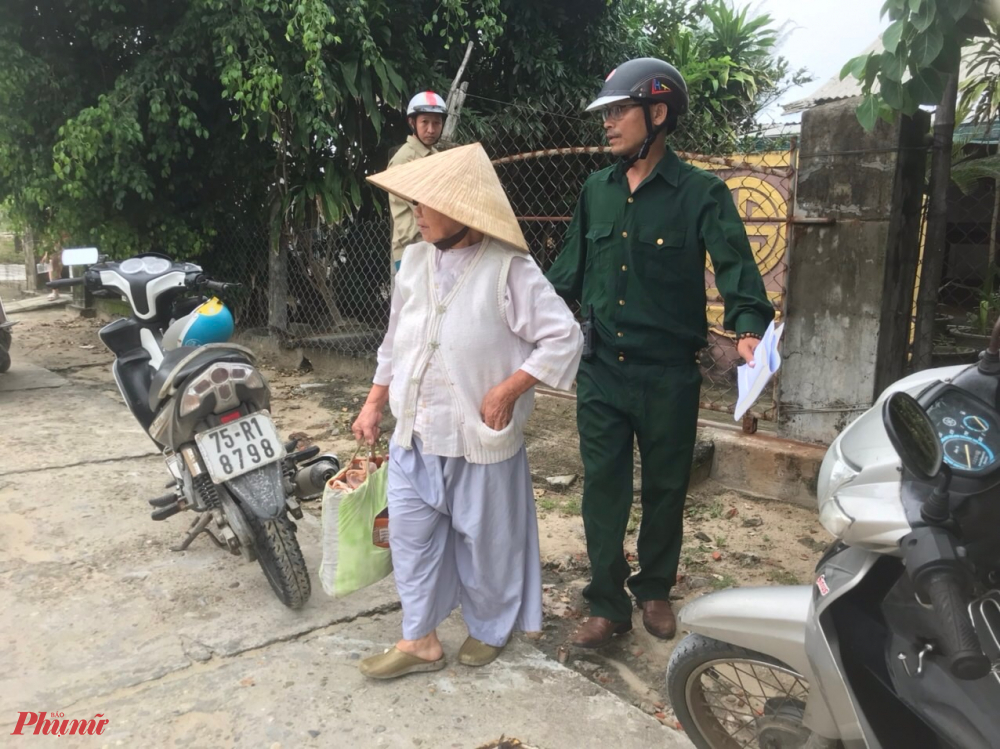 Đối với những cụ già, người bệnh tật được xã bố trí đến ở tại cơ sở trường mầm non xã Phú Thuận