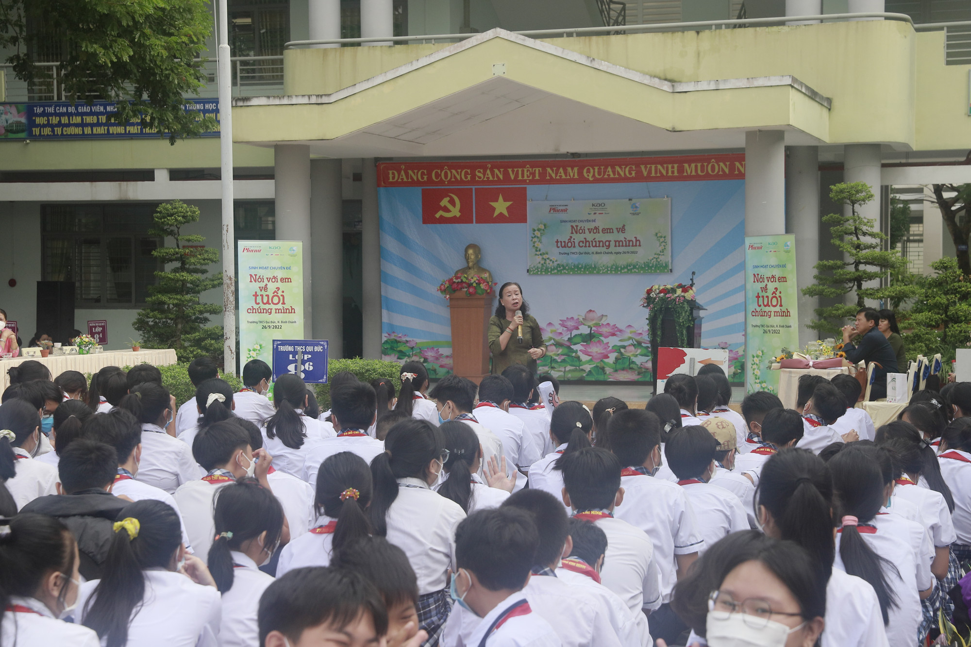 Chương trình tư vấn cho học sinh cấp 2 tại Trường THCS Qui Đức, H.Bình Chánh, Báo Phụ Nữ TP.HCM phối hợp với Công ty TNHH Kao Việt Nam và Hội LHPN H.Bình Chánh tổ chức