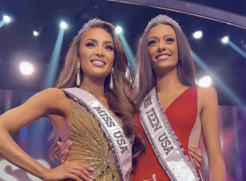Người đẹp R'Bonney Gabriel (trái) vừa đăng quang Hoa hậu Mỹ cách đây vài tiếng. R'Bonney Gabriel sẽ đại diện Mỹ tham gia Hoa hậu Hoàn vũ 2022, tổ chức vào tháng 1/2023, tại Mỹ. 