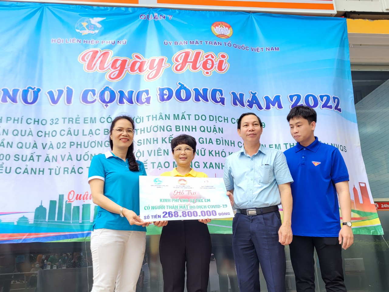 Chung tay thực hiện Ngày hội Phụ nữ vì cộng đồng, Quỹ Thiện Tâm thuộc tập đoàn Vingroup đã trao tặng 268,8 triệu đồng để hỗ trợ 33 trẻ mồ côi cha mẹ vì COVID-19 