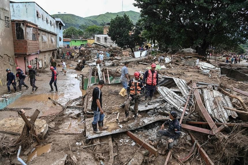 Ít nhất 22 người chết sau trận lũ lụt ở Venezuela.