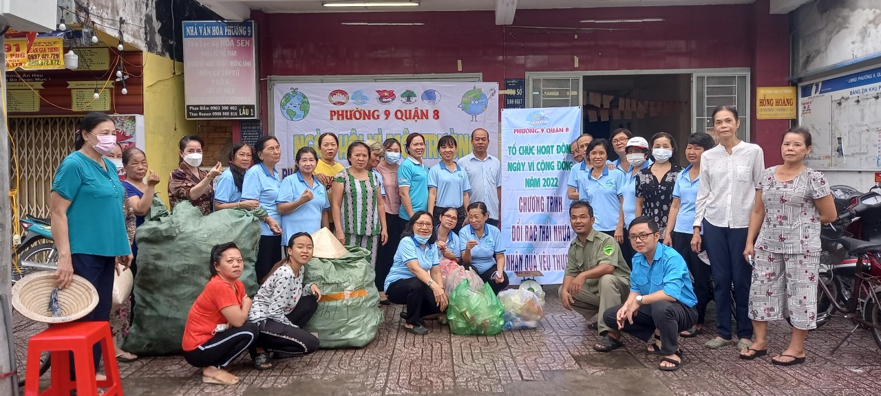 Hội LHPN P.9 vận động 42 chị tham gia vệ sinh tại 6 tuyến hẻm trên địa bàn, tổ chức chương trình đổi rác lấy quà yêu thương tại điểm sinh hoạt văn hoá với 60 người tham gia