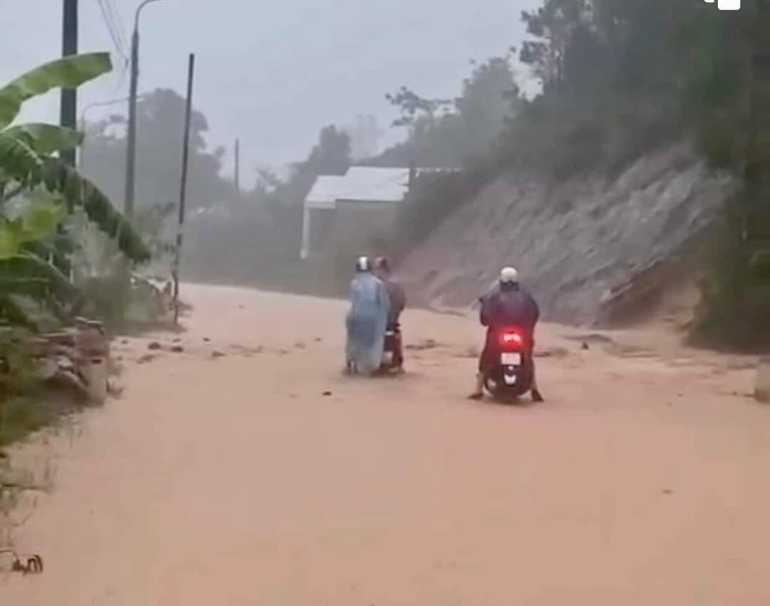 Tuyến đường 14 B đoạn qua huyện Đại Lộc bị ngâp nặng