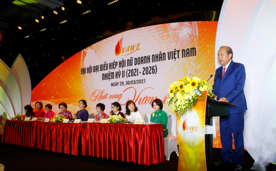Phó Thủ tướng Thường trực Chính phủ Trương Hòa Bình tại Đại hội Hiệp hội nữ doanh nhân Việt Nam (VAWE) lần thứ 2. Ảnh VGP/Lê Sơn