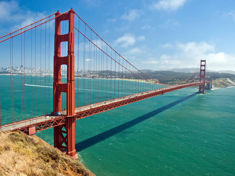 8.  San Francisco San Francisco chưa bao giờ là một nơi phù hợp, ngay cả với các tiêu chuẩn thời tiết: đối với những ngày SF nắng ấm, bạn nên đến thăm vào mùa xuân và mùa thu hơn là mùa hè. Hãy dành thời gian cho chuyến thăm của bạn vào tháng 10, vì vậy khi bạn đã hoàn thành các tác phẩm kinh điển— Cầu Cổng Vàng ,  Alcatraz  và những con sư tử biển blubbery đáng yêu tại  Cầu tàu 39 — bạn có thể hòa mình vào những rung cảm tại  Lễ hội Hardly Nghiêm túc với Bluegrass . Với tinh thần San Francisco độc lập thực sự, lễ hội hoàn toàn phi thương mại (không có quảng cáo hoặc biểu ngữ tài trợ), tham quan miễn phí và BYOB. Được tổ chức tại  Công viên Cổng Vàng , nó đã trở thành một tổ chức SF được yêu thích kể từ lần đầu tiên được tổ chức vào năm 2001 và đã thu hút các nghệ sĩ bao gồm Emmylou Harris và Nhà máy Robert của Led Zeppelin.