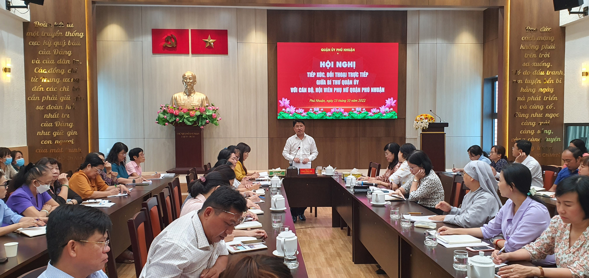 Chương trình đối thoại giữa Bí thư quận ủy quận Phú Nhuận với cán bộ, hội viên, phụ nữ