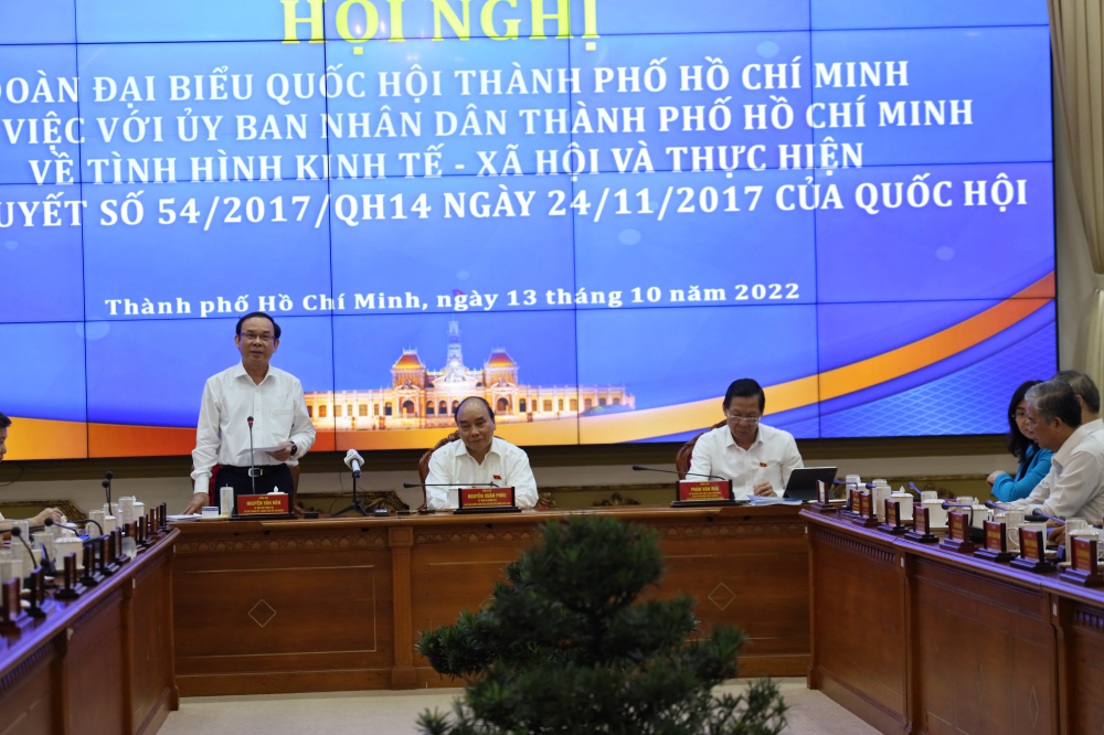 Bí thư Thành ủy TPHCM Nguyễn Văn Nên phát biểu tại buổi làm việc.