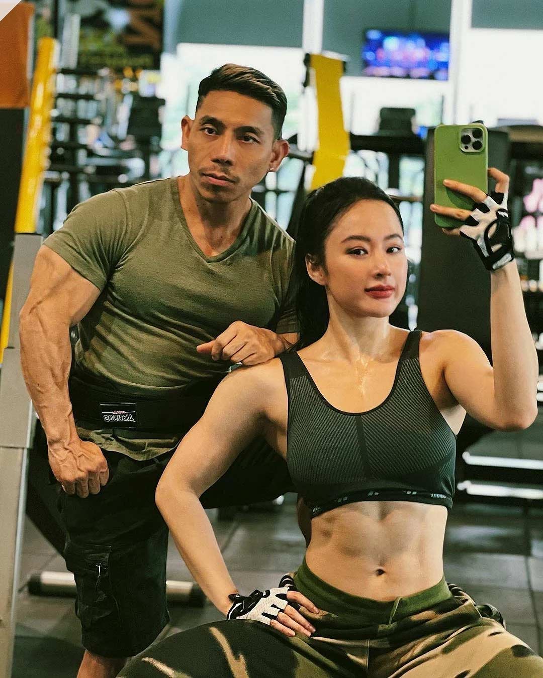 Nữ diễn viên cho biết hiện vẫn duy trì lịch tập gym đều đặn mỗi ngày. Angela Phương Trinh cũng tập cardio 6 ngày/tuần để loại bỏ mỡ thừa, giúp cơ thể trông luôn săn chắc. 