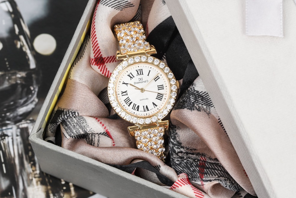 Đồng hồ Diamond D lấy cảm hứng từ phong cách thời trang công nương Diana