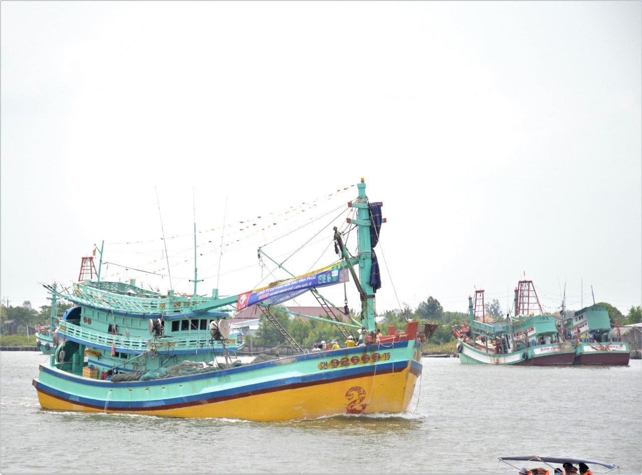 Tàu cá khai thác thủy sản tại thị trấn Sông Đốc, huyện Trần Văn Thời, tỉnh Cà Mau