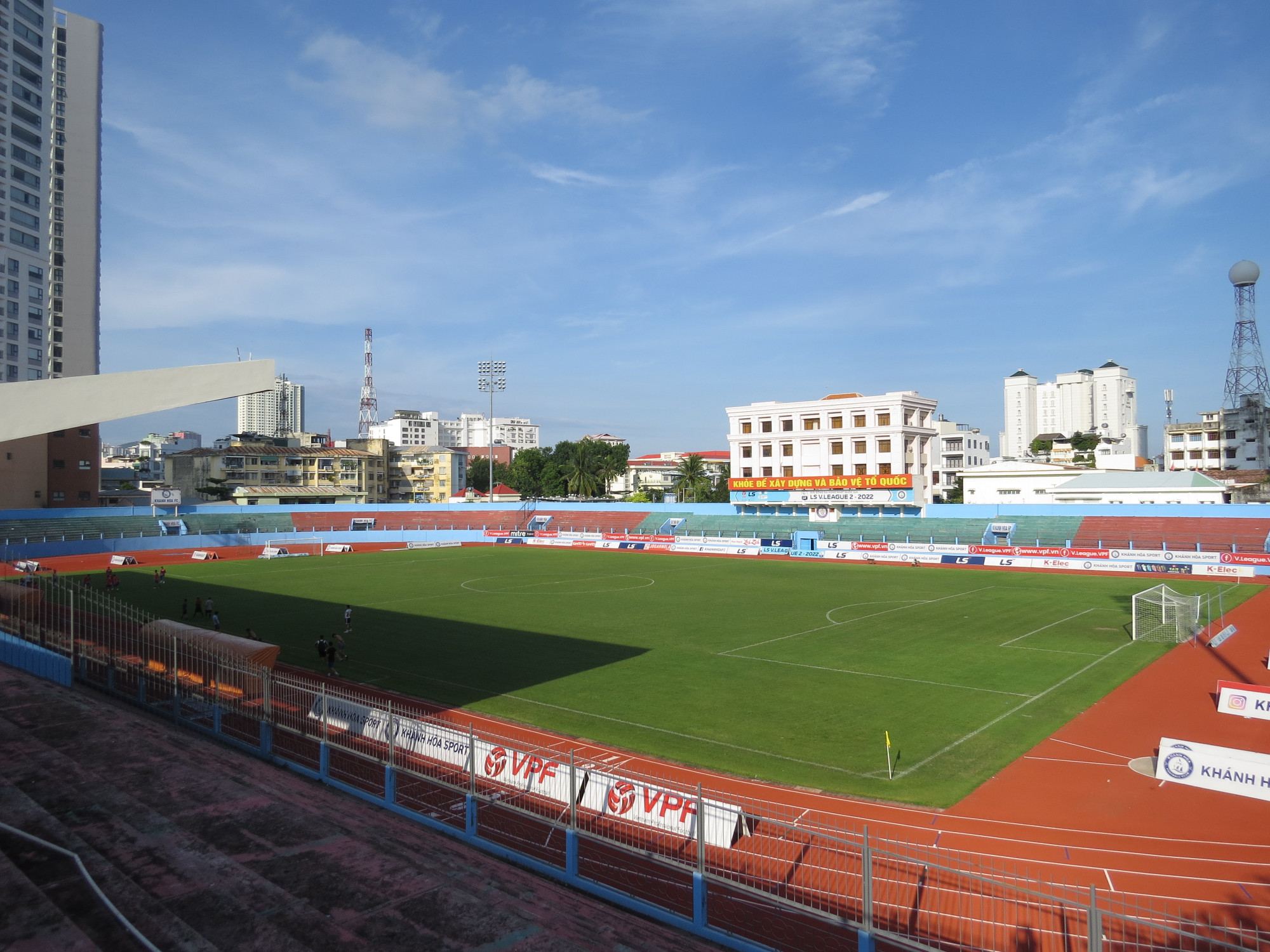 Sân vận động 19/8 Nha Trang là nơi tổ chức nhiều giải thi đấu thể thao trong và ngoài tỉnh