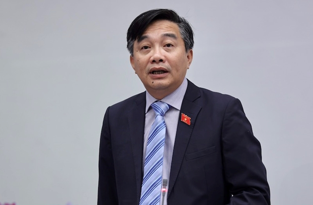 Ông Nguyễn Minh Sơn - Phó chủ nhiệm Ủy ban kinh tế của Quốc hội nhắn nhủ người dân yên tâm sau khi có hiện tượng kéo nhau đi rút tiền tại Ngân hàng SCB