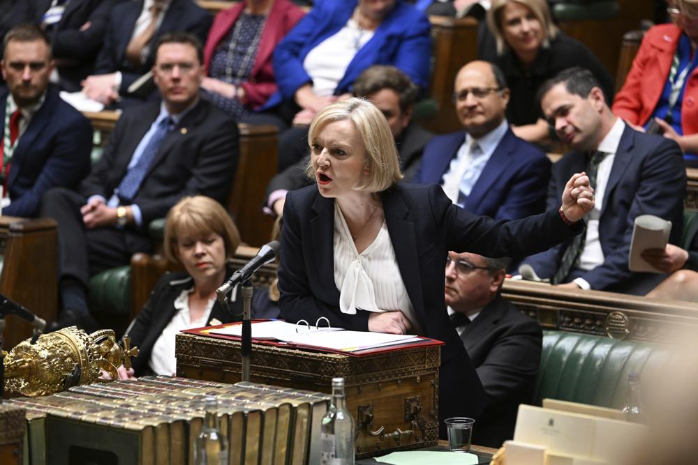 Thủ tướng Anh Liz Truss trong phiên điều trần trước Quốc hội hôm 19/10 - Ảnh: Jessica Taylor/UK Parliament/AP