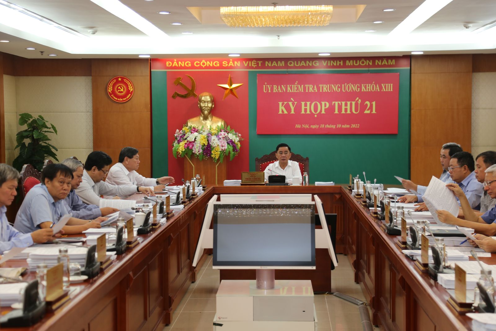 UBKT Trung ương đề nghị Bộ Chính trị xem xét, thi hành kỷ luật ông Phùng Xuân Nhạ, nguyên Bộ trưởng Bộ Giáo dục và Đào tạo.