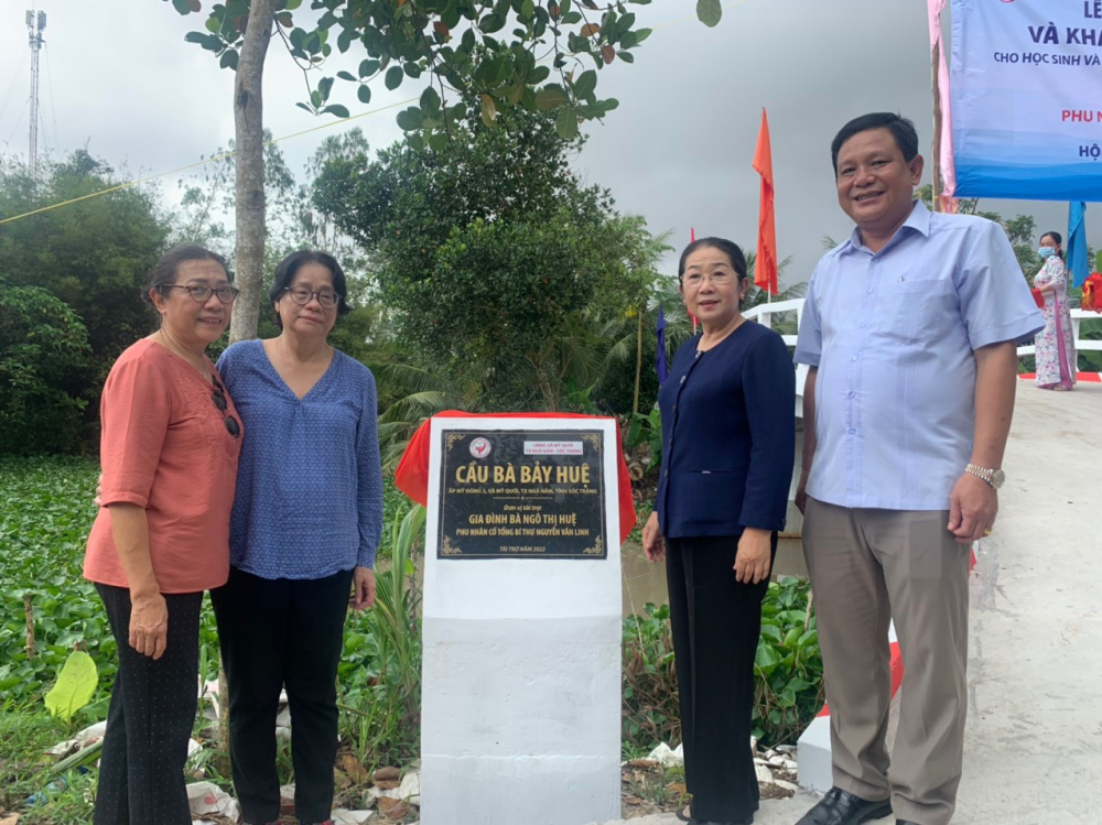Gia đình cô Bảy Huệ và nguyên Phó bí thư Thành ủy TPHCM Võ Thị Dung