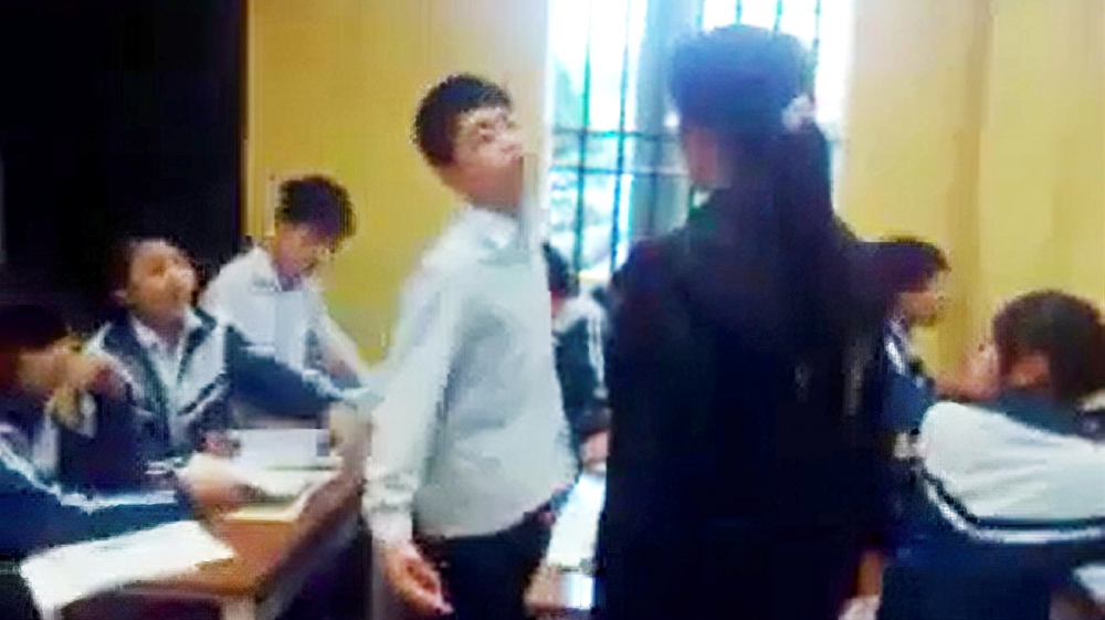 Cảnh học sinh vô lễ, trả treo với thầy cô lan truyền trên mạng xã hội ngày càng nhiều - ảnh: tổng hợp