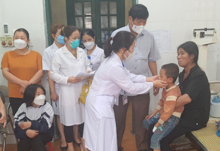 Hàng loạt trẻ tại huyện Chợ Đồn sốt cao, nhiều trẻ phải nhập viện (ảnh: Sở y tế tỉnh Bắc Kạn)