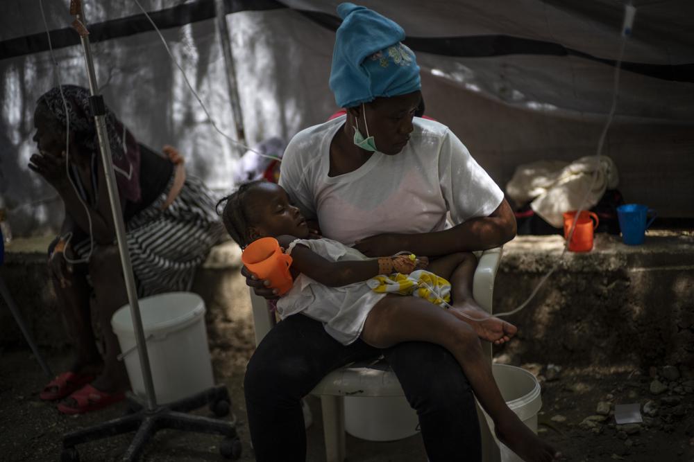 Theo UNICEF, trẻ em dưới 14 tuổi chiếm một nửa số ca mắc bệnh tả ở Haiti, với các quan chức cảnh báo rằng ngày càng có nhiều ca suy dinh dưỡng nghiêm trọng cũng khiến trẻ em dễ bị ốm hơn.