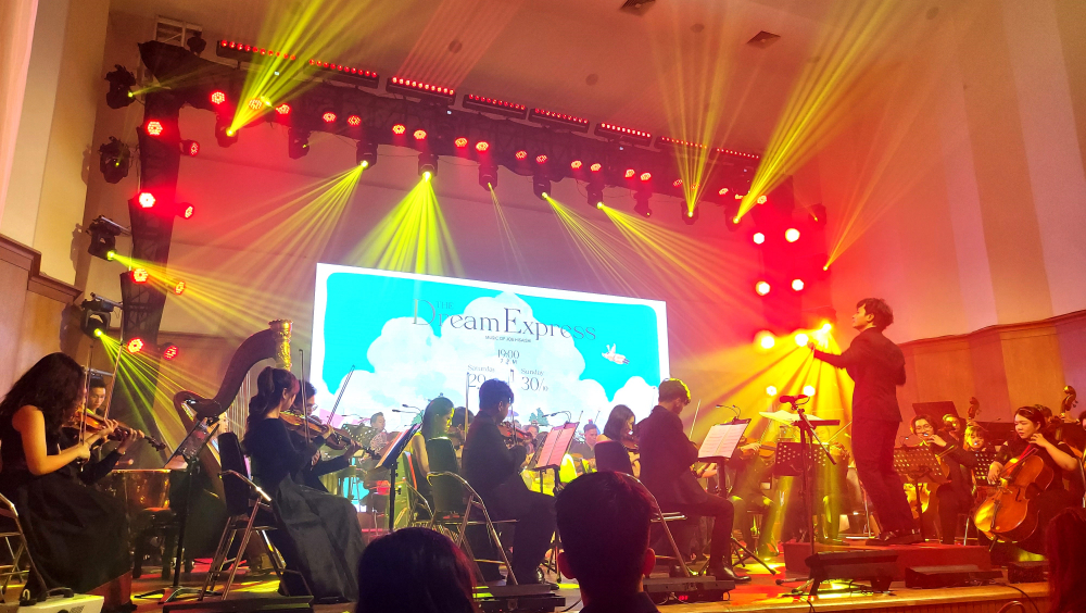 Đây là lần đầu tiên tại TPHCM, một chương trình hòa nhạc phim Ghibli được tổ chức với quy mô dàn nhạc giao hưởng.