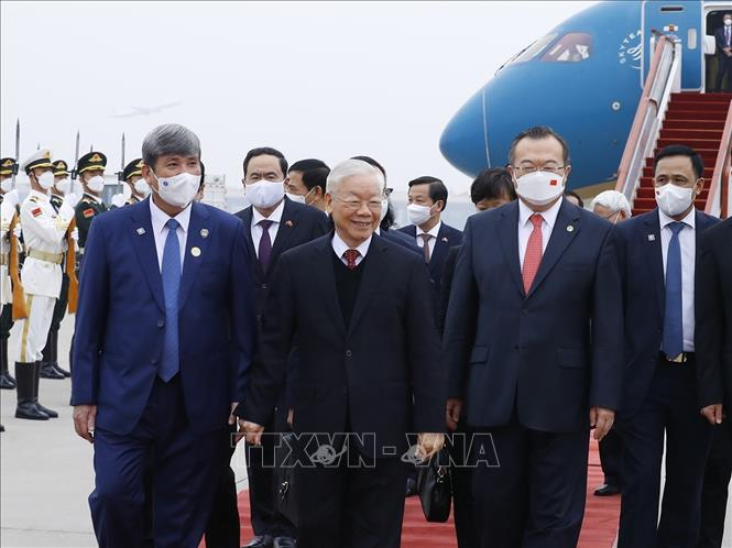 Tổng bí thư Nguyễn Phú Trọng đến sân bay Bắc Kinh, bắt đầu chuyến thăm chính thức Trung Quốc