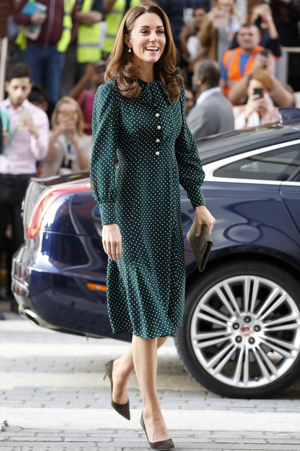 Kate Middleton luôn dùng quần tất chuyên dụng có miếng gel trong suốt dưới bàn chân, gót chân để không bị đau nhức dù đi lại nhiều trên giày cao gót.