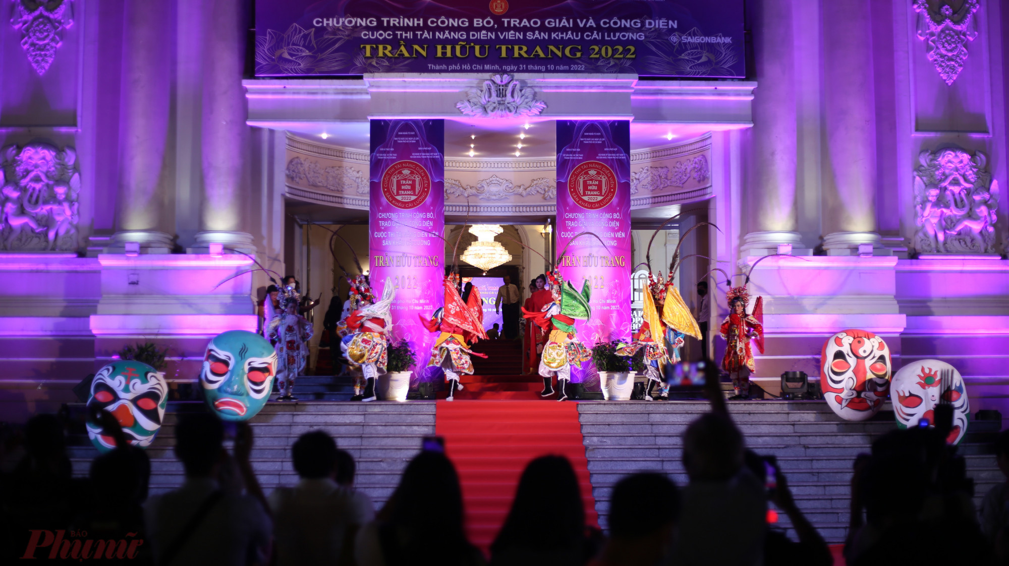 Tối 31/10, cuộc thi Tài năng diễn viên sân khấu Cải lương Trần Hữu Trang 2022 tổ chức lễ trao giải. 