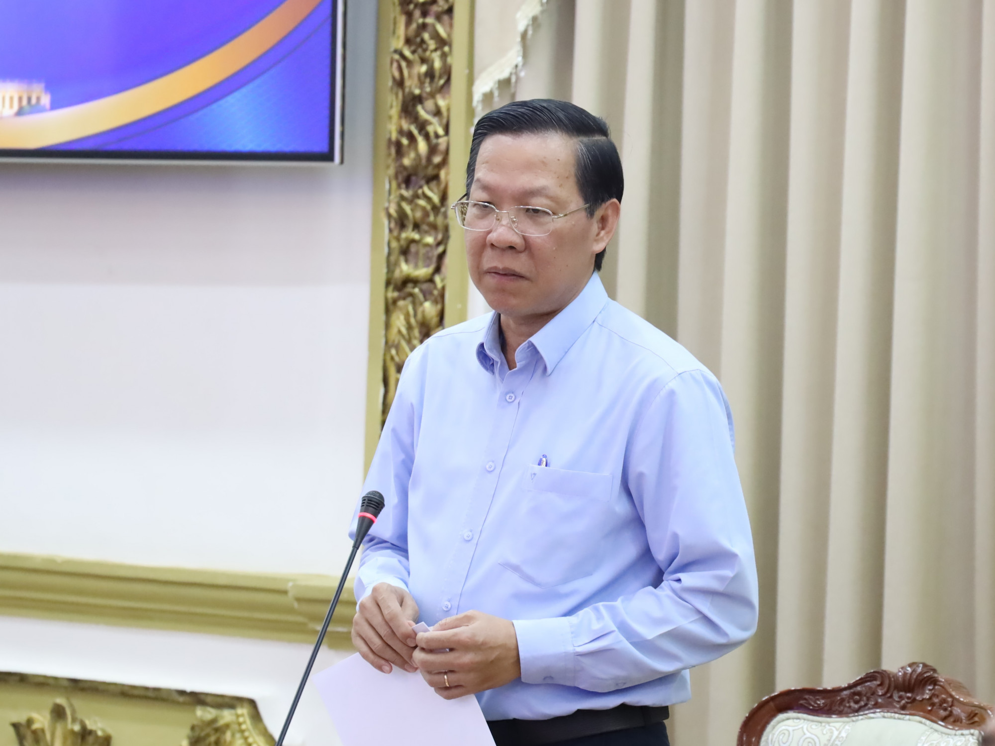 Chủ tịch UBND TPHCM Phan Văn Mãi phát biểu tại phiên họp chiều 1/11