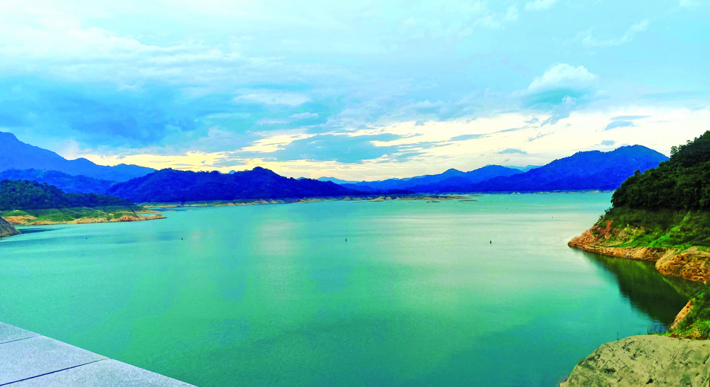 Hồ Cửa Đạt
