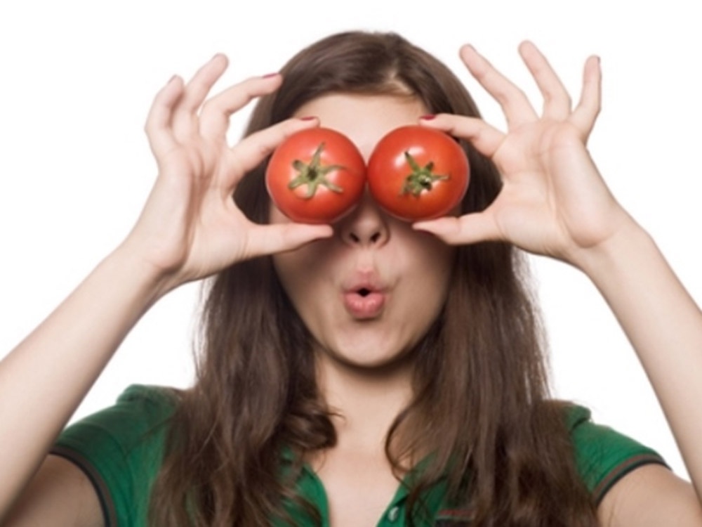 Rau củ, trái cây có thể giúp cải thiện quầng thâm mắt nhanh chóng