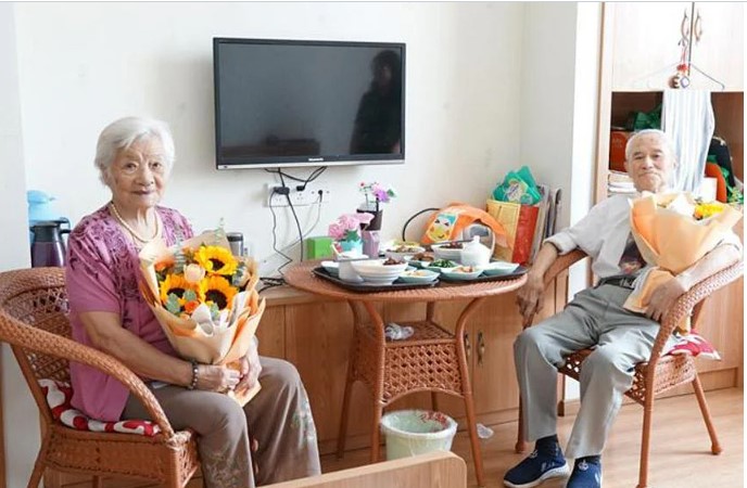 Cặp đôi kết hôn ở tuổi 94 sau 70 năm xa nhau - Báo Phụ Nữ