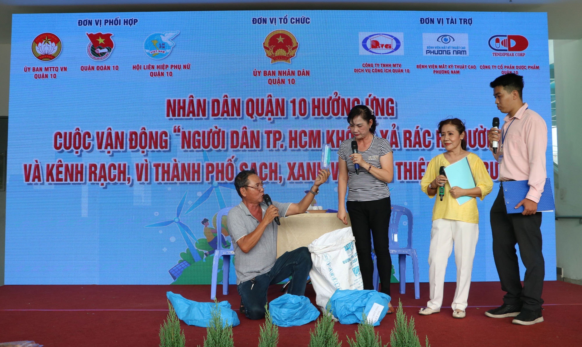 Nhấn vào ảnh để phóng to Những câu chuyện môi trường chân thực trong đời sống được mang lên sân khấu một cách đầy sống động