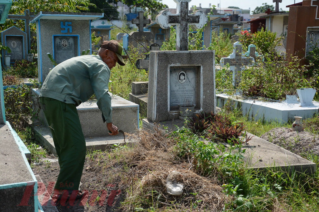 Mộ vắng chủ ở nghĩa trang Bình Hưng Hòa dự kiến sẽ được lưu giữ tro cốt ở huyện Củ Chi.