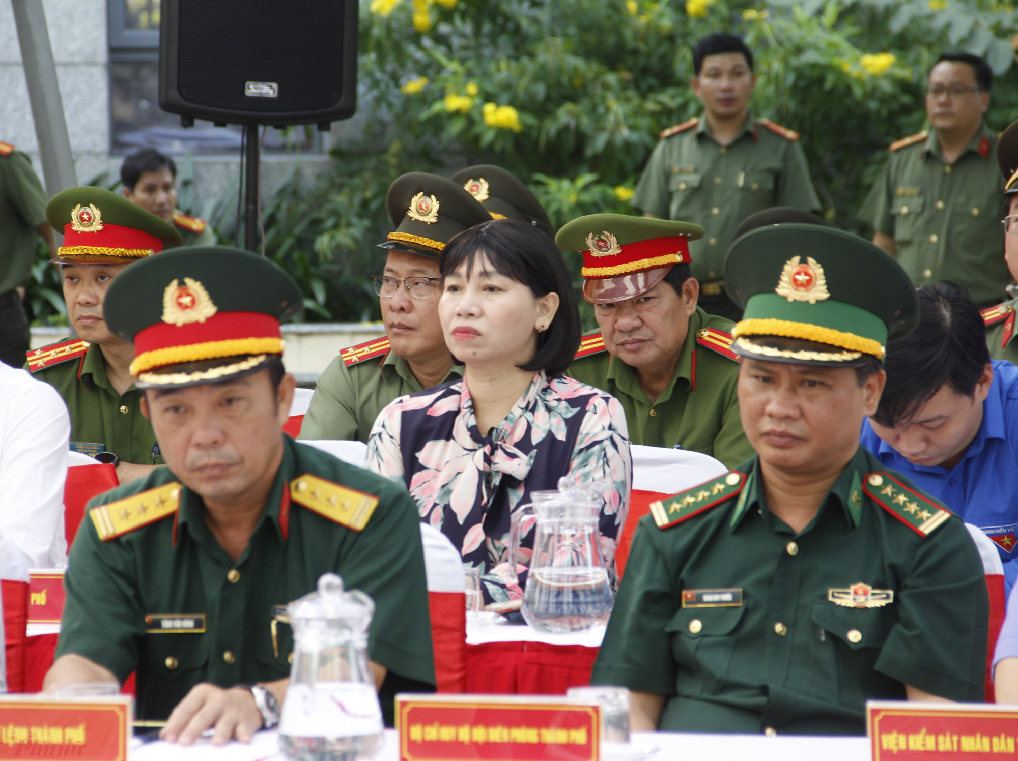 Phó Chủ tịch Hội LHPN TPHCM Trần Thị Phương Hoa tham dự lễ ra quân.