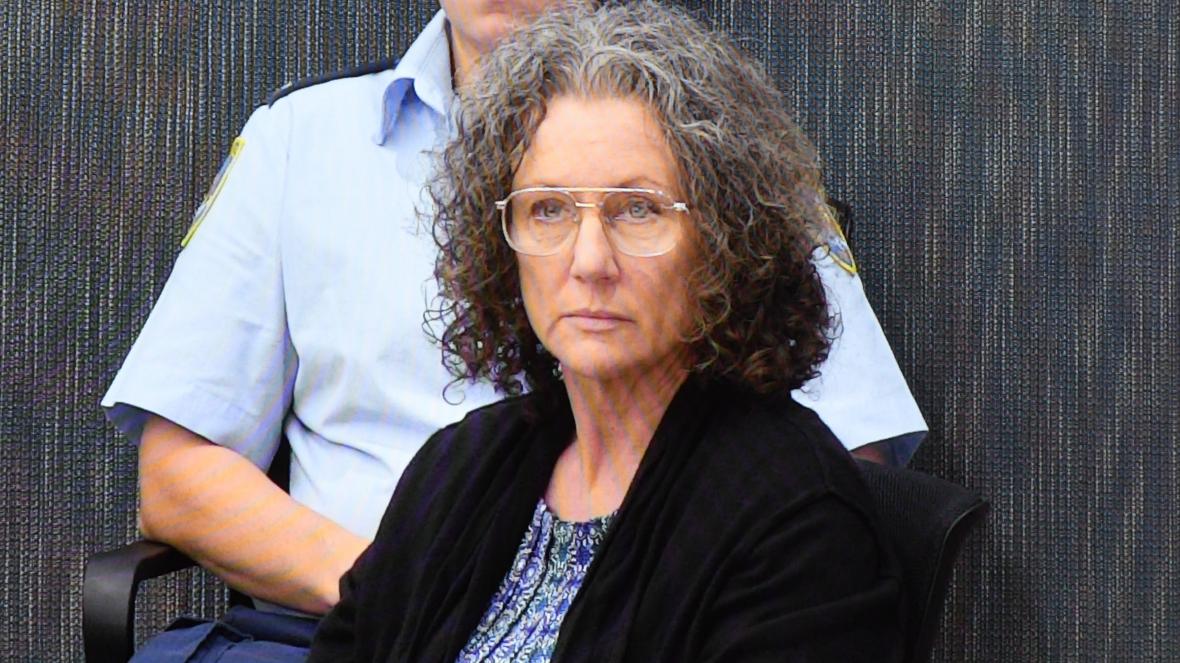 Một cuộc điều tra của Úc bắt đầu điều tra vào thứ Hai, ngày 14 tháng 11 năm 2022 liệu người phụ nữ bị kết tội bóp chết bốn đứa con của mình một thập kỷ trước có thể là vô tội.