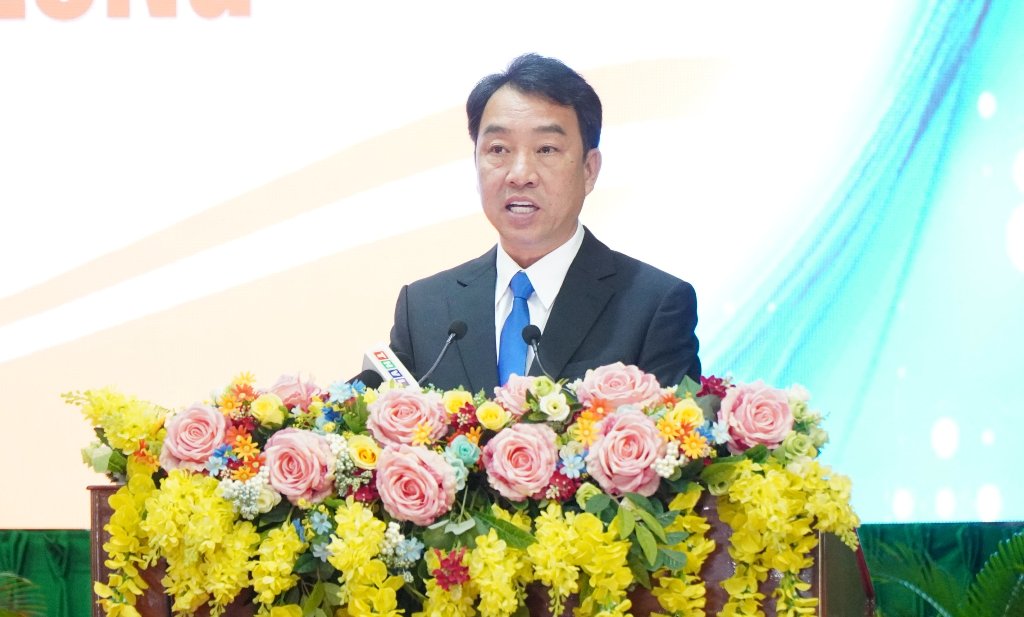 Ông Lữ Quang Ngời - - Chủ tịch UBND tỉnh Vĩnh Long