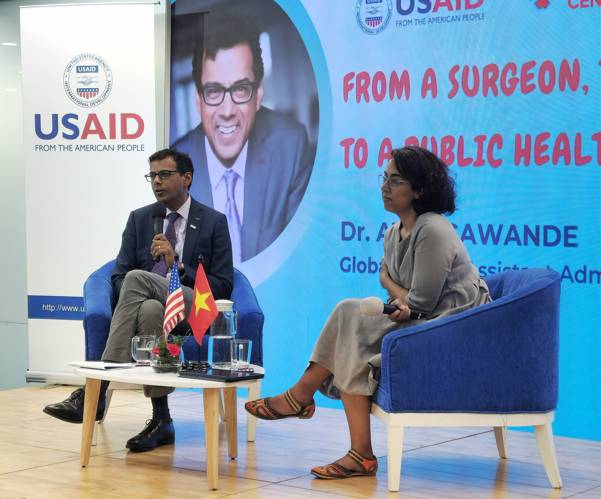 Bác sĩ Atul Gawande - Giám đốc Chương trình Y tế Toàn cầu thuộc Cơ quan Phát triển Quốc tế Mỹ (USAID) đánh giá cao những thành quả mà Việt Nam đạt được trong lĩnh vực y tế cộng đồng