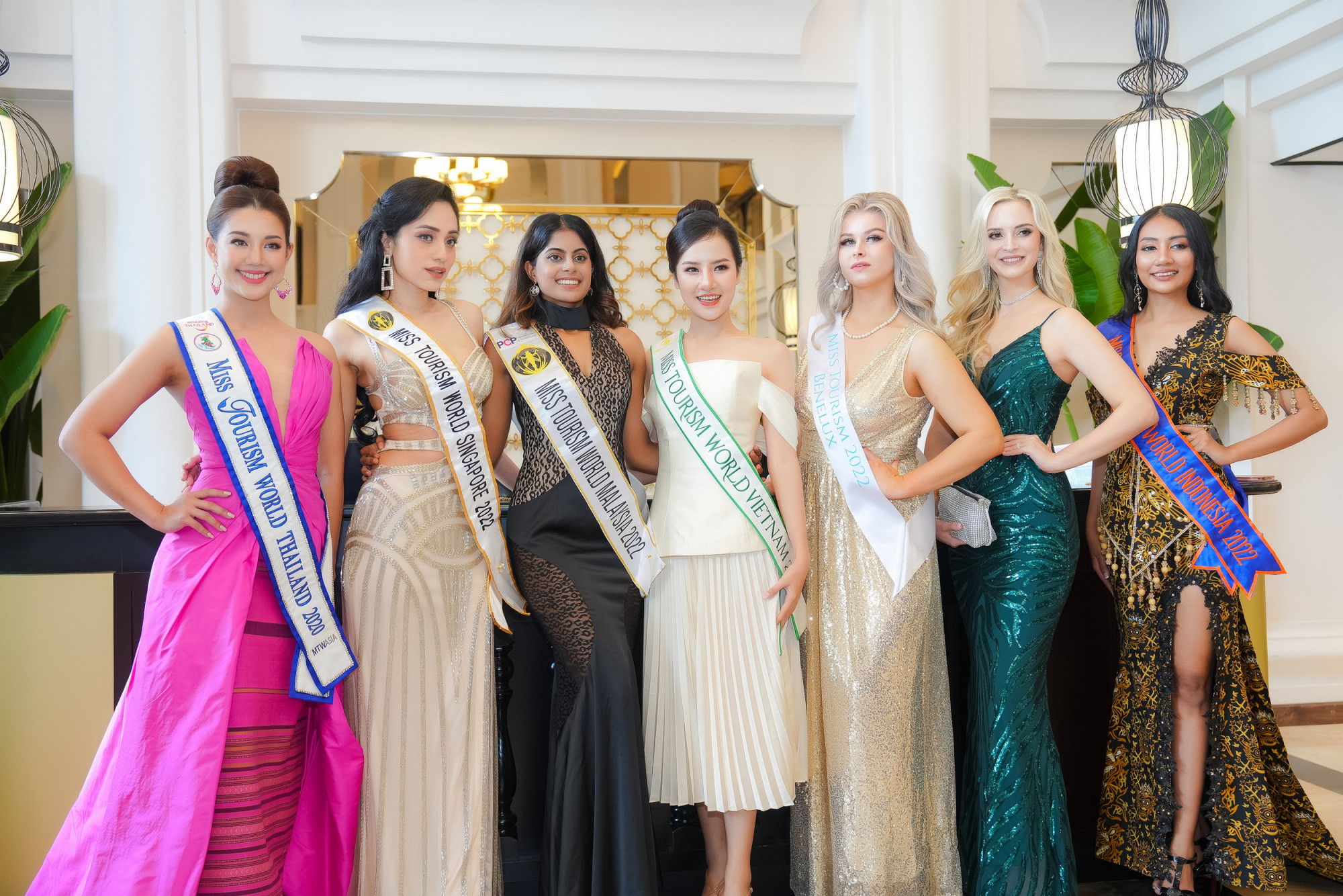 Một số thí sinh đã có mặt tại Việt Nam để bắt đầu hành trình của cuộc thi Hoa hậu Du lịch Thế giới 2022