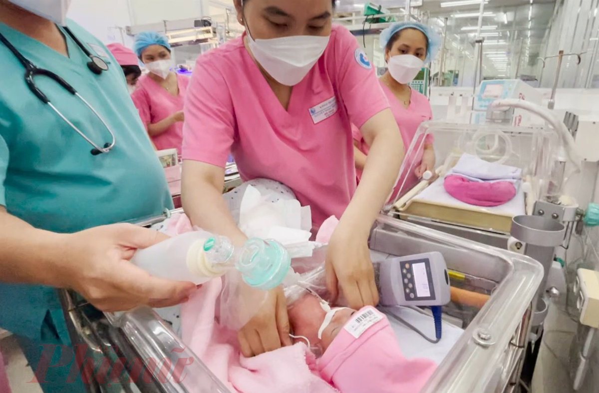 Tiến sĩ Trần Đăng Khoa khẳng định: khẳng định chăm sóc trẻ sơ sinh, giảm tỉ lệ tử vong sơ sinh là một trong những mục tiêu quan trọng không những của Ngành Y tế mà còn là của Nhà nước Việt Nam đã cam kết với cộng đồng quốc tế trong việc thực hiện các Mục tiêu thiên niên kỷ