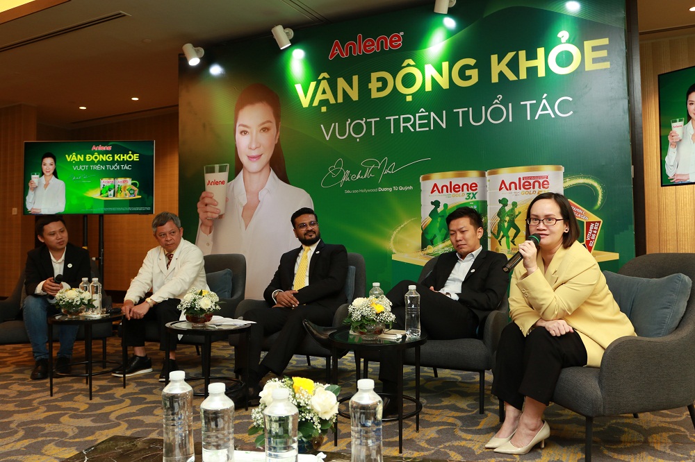 Thông qua đại sứ thương hiệu Dương Tử Quỳnh, Anlene mong muốn truyền cảm hứng để mọi người Việt ý thức chăm sóc sức khỏe cơ xương khớp từ sớm - Ảnh: Lê Toàn