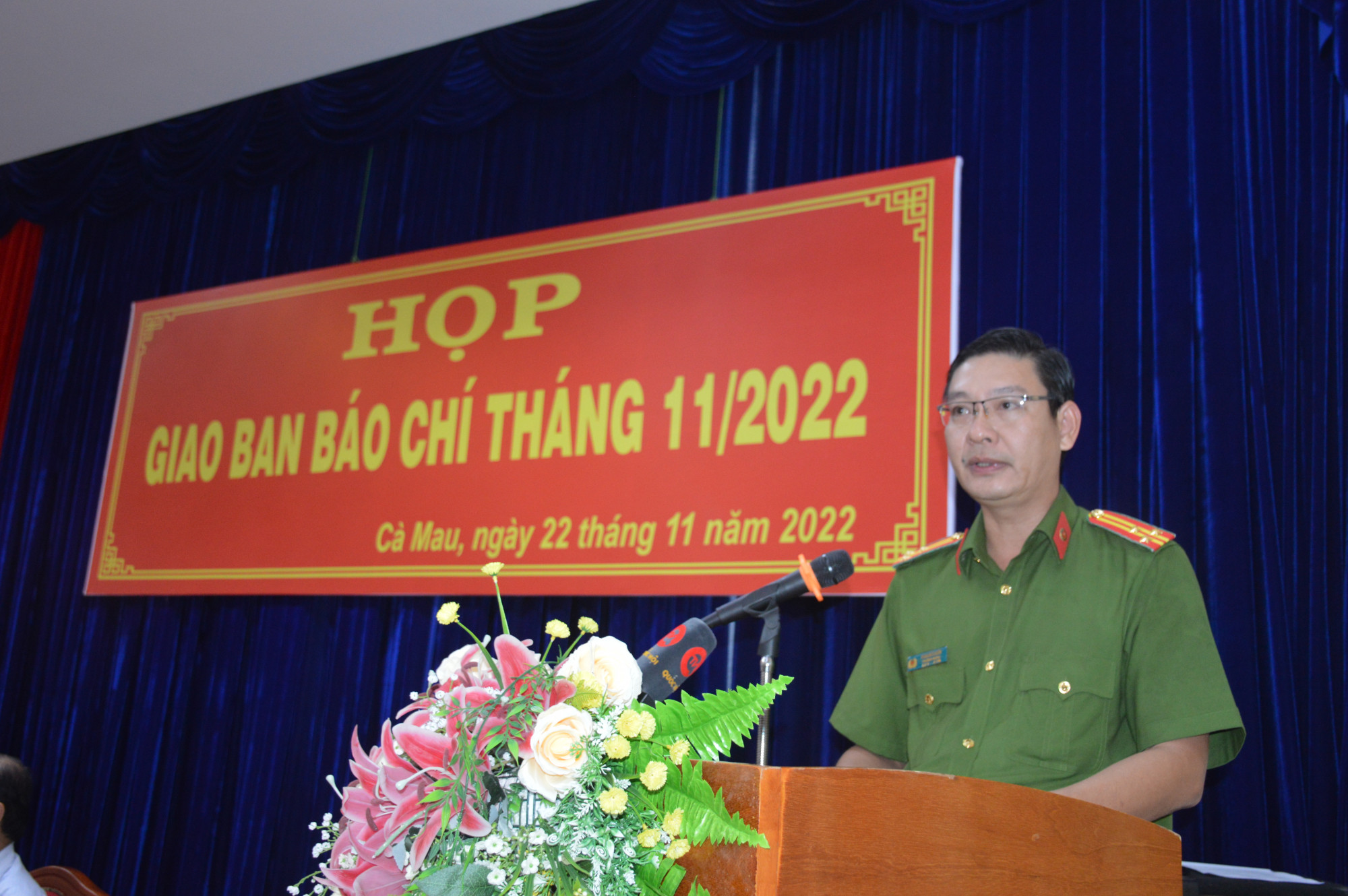 Thượng tá Phan Bửu Kiếm thông tin vụ việc.