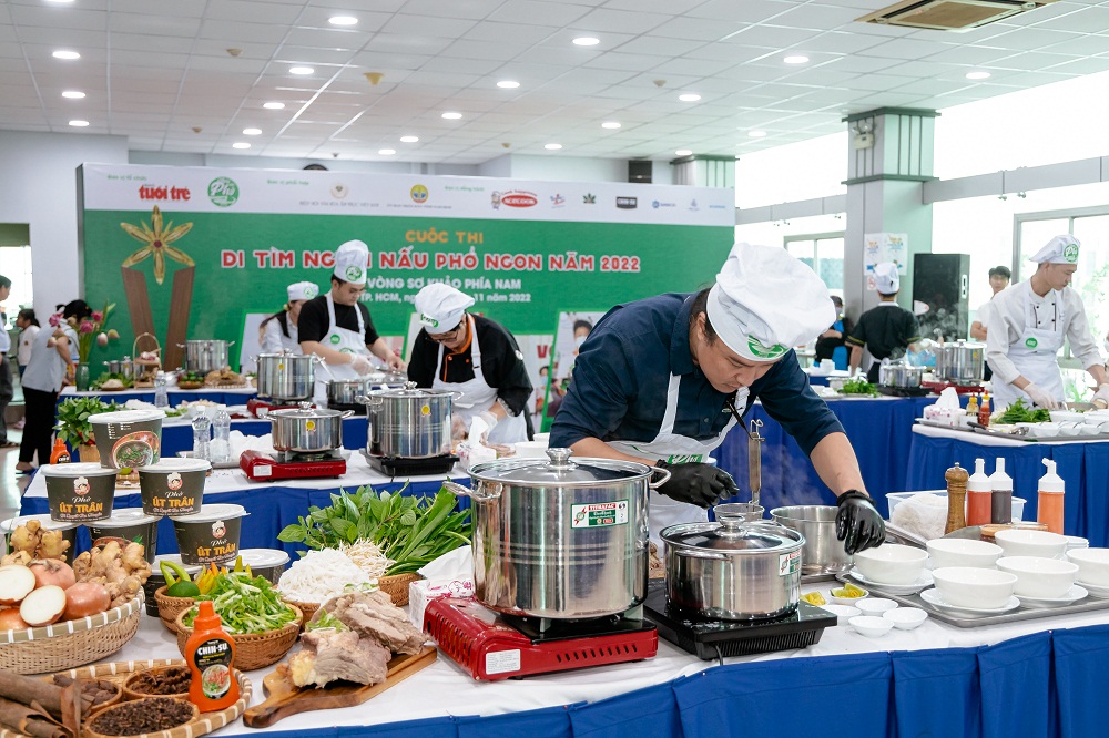 Chị Thương tại cuộc thi “Đi tìm người nấu phở ngon năm 2022” - Ảnh: Masan