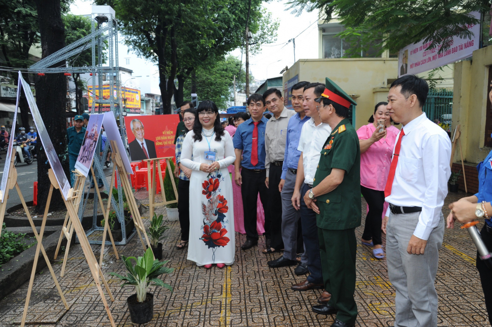 Những hình ảnh về dấu ấn của bác Sáu Dân được trưng bày tại Trường tiểu học Phú Thọ (quận 11)