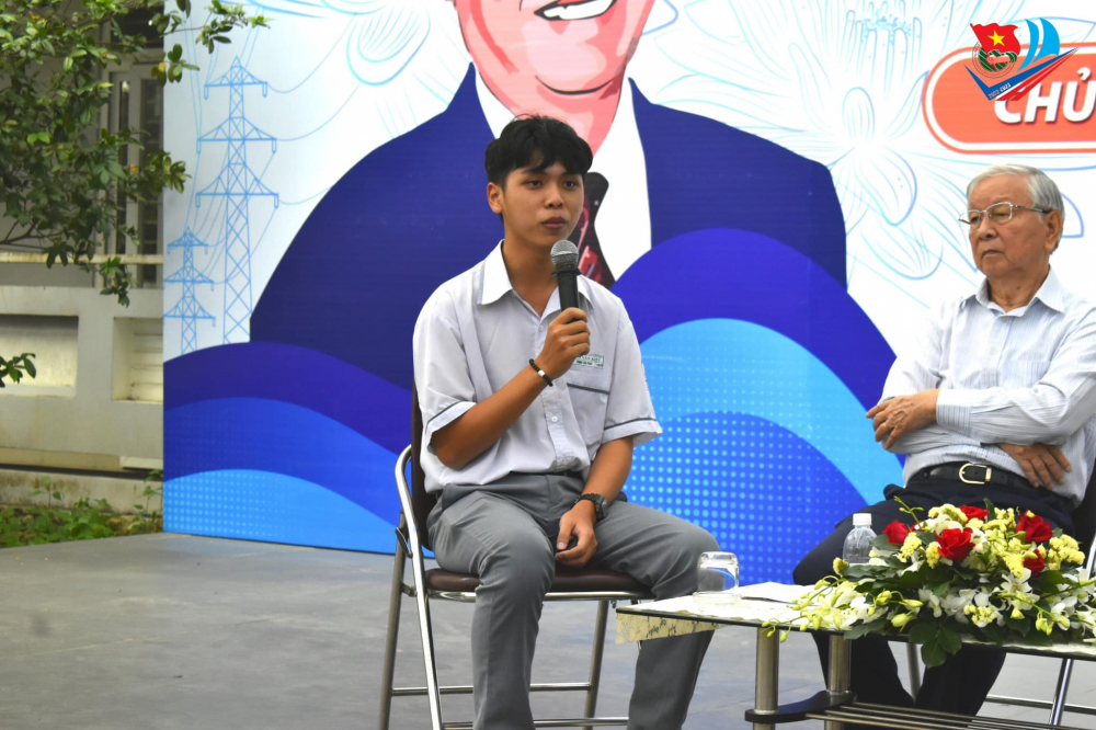 Học sinh chia sẻ cảm nghĩ về cố Thủ tướng Võ Văn Kiệt