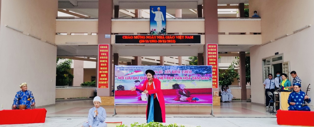 Học sinh Trường THPT Dương Văn Dương với trích đoạn chèo Thị Màu lên chùa