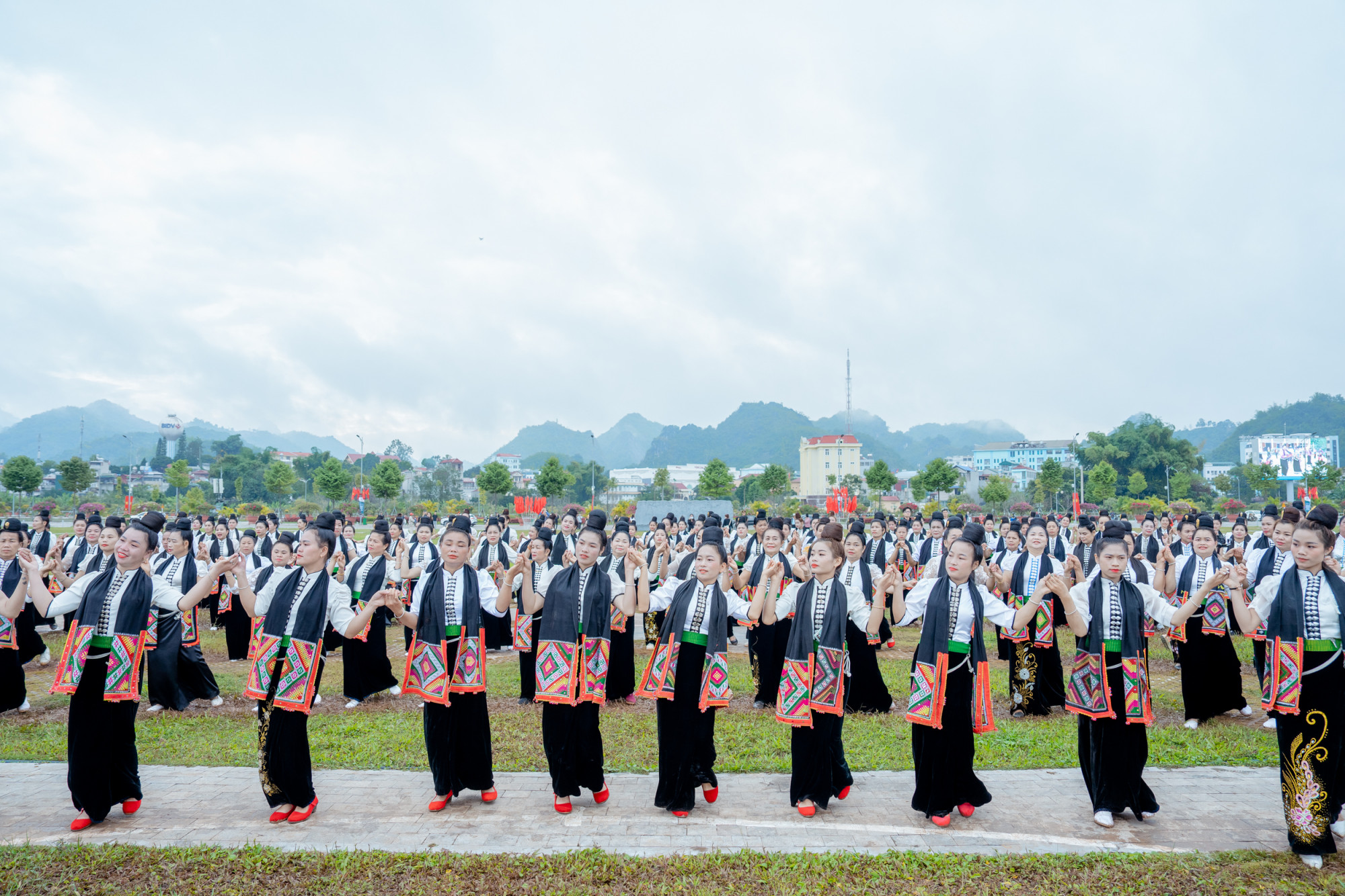 Xoè Thái được UNESCO công nhận là di sản văn hoá phi vật thể đại diện của nhân loại vào tháng 12/2021. Đến nay, Việt Nam có 14 di sản văn hoá phi vật thể do UNESCO công nhận.
