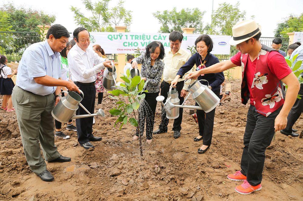 Trong hành trình lan tỏa sắc xanh, Vinamilk từng rất thành công với Quỹ 1 triệu cây xanh cho Việt Nam - Ảnh: Vinamilk