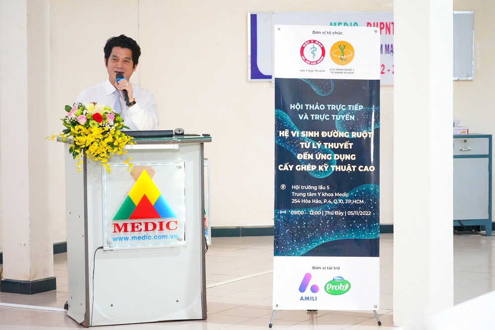 Bác sĩ Nguyễn Vũ Linh - Trưởng Trung tâm dinh dưỡng Vinamilk trình bày tại hội thảo - Ảnh: Hữu Hạnh