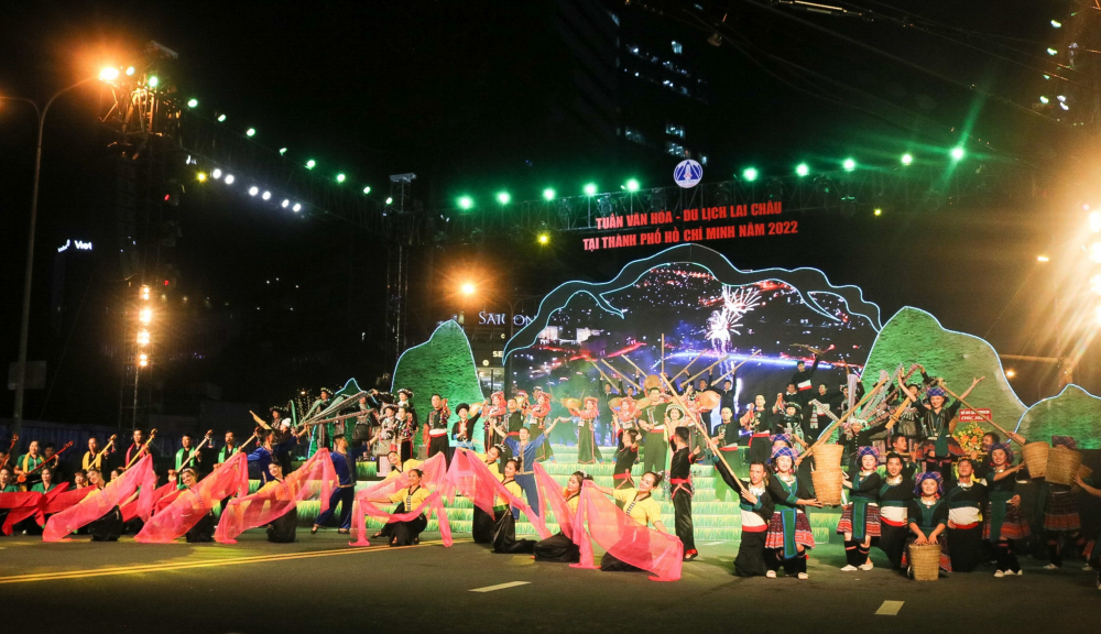 Chương trình biểu diễn khai mạc Tuần lễ Văn hóa - Du lịch Lai Châu tại TPHCM.