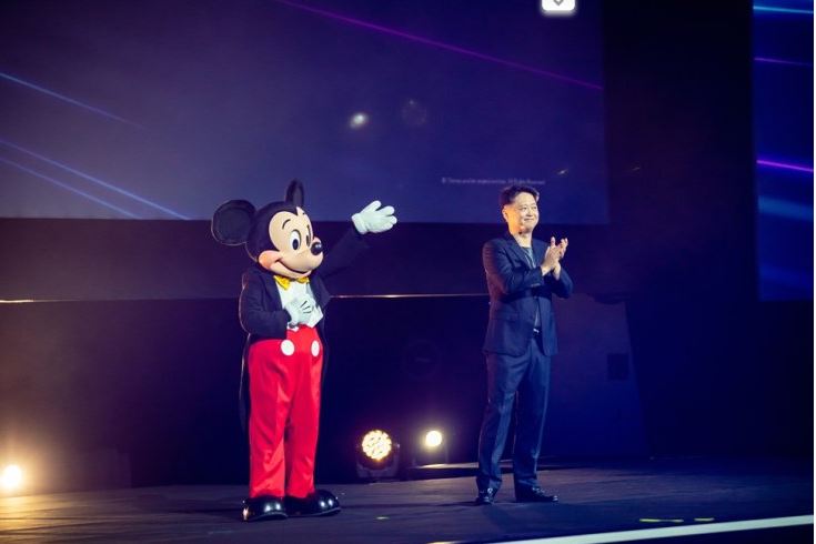 Luke Kang, chủ tịch của Công ty Walt Disney Châu Á Thái Bình Dương, khai mạc Disney Content Showcase tại Singapore.